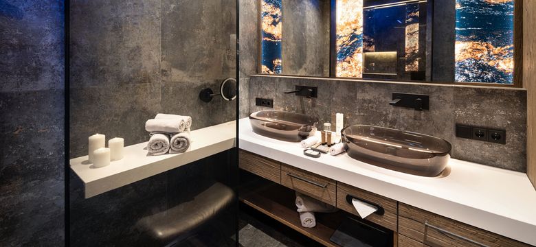 5* Wellness- & Sporthotel Jagdhof: Balance-Suite light image #2